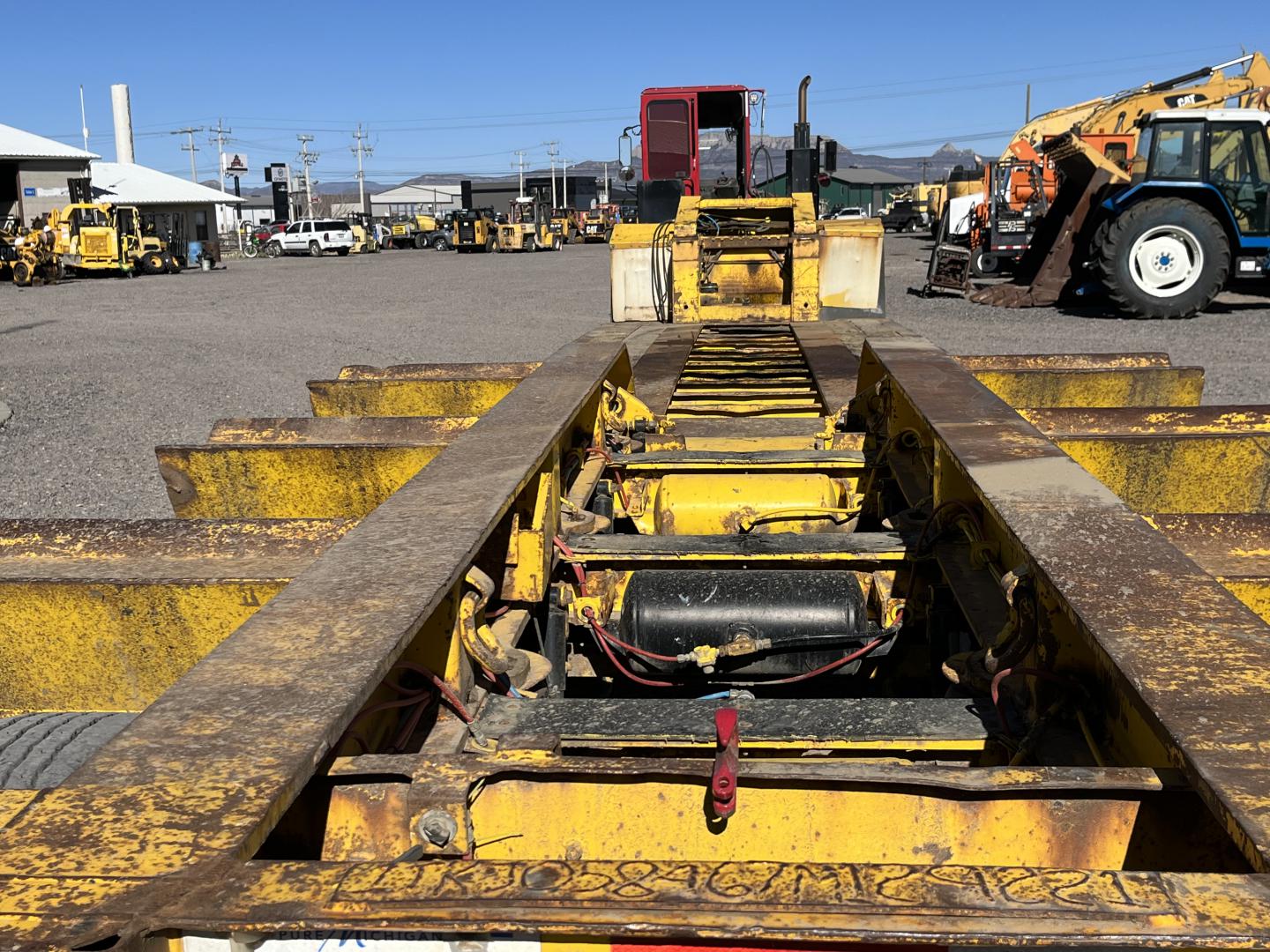 ./imagenes/INVOICE/2019/17451/LOWBOY TRAIL KING TK120HDG (22).JPG